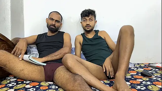 DesiDaddyandSon Adlı Modelin Web Kamerası Şovu