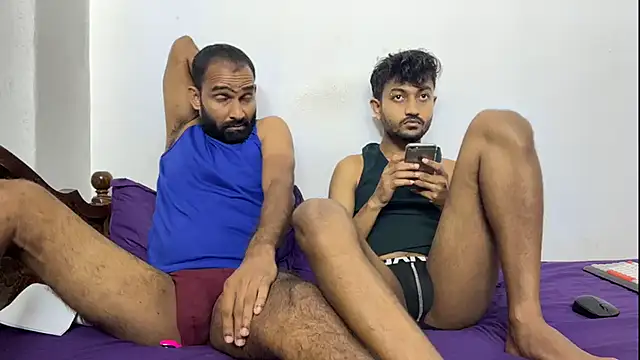 DesiDaddyandSon Adlı Modelin Web Kamerası Şovu