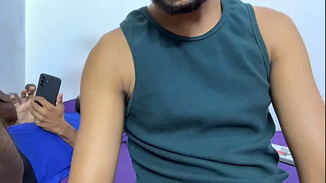הופעת וובקאם של DesiDaddyandSon