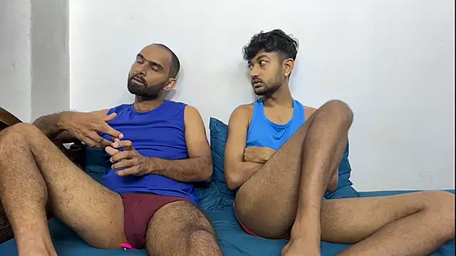 Pertunjukan Kamera Web DesiDaddyandSon