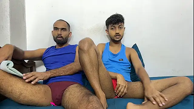 Pertunjukan Kamera Web DesiDaddyandSon