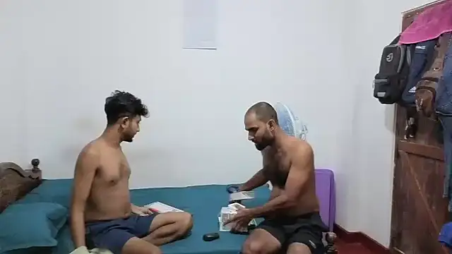 Show de DesiDaddyandSon na webcam