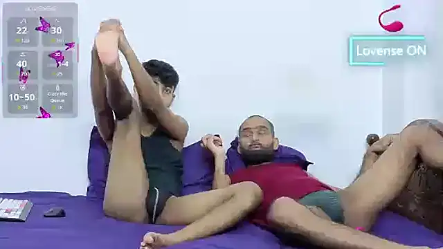 Show de DesiDaddyandSon na webcam