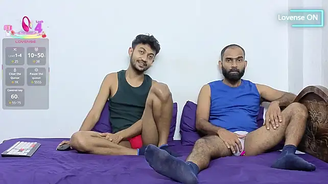 DesiDaddyandSon Webcam-Show