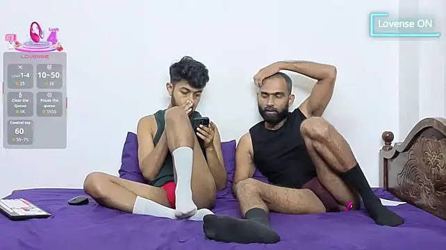 โชว์เว็บแคมของ DesiDaddyandSon