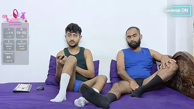 הופעת וובקאם של DesiDaddyandSon