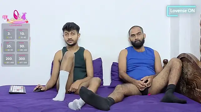 DesiDaddyandSon Adlı Modelin Web Kamerası Şovu