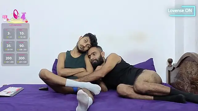 Show modela DesiDaddyandSon na web-kameri