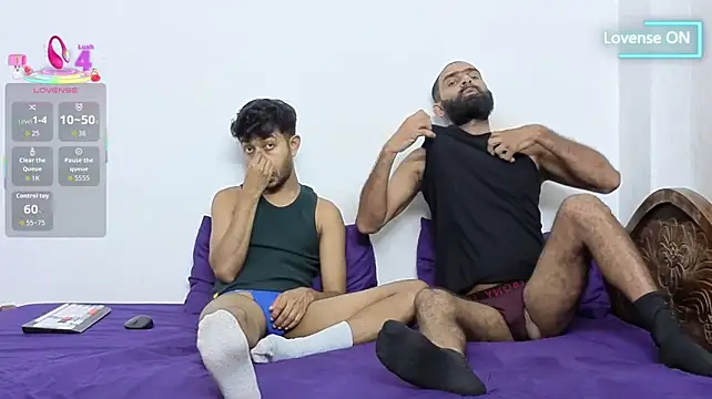 Show modela DesiDaddyandSon na web-kameri