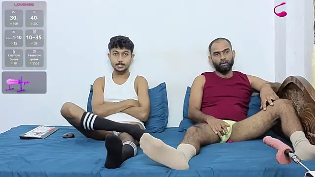 DesiDaddyandSon Adlı Modelin Web Kamerası Şovu