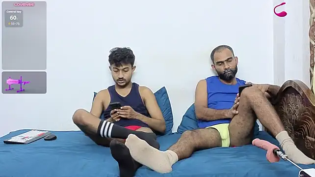 DesiDaddyandSon Adlı Modelin Web Kamerası Şovu