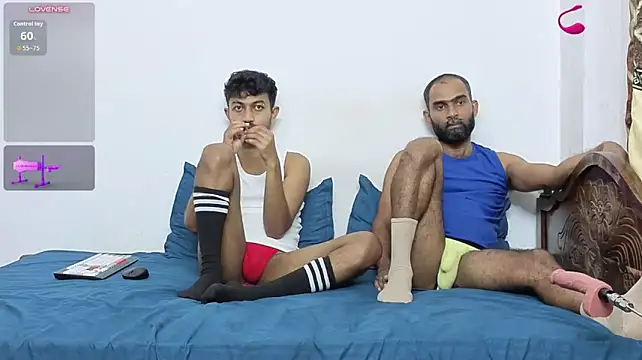 DesiDaddyandSon 在線直播表演