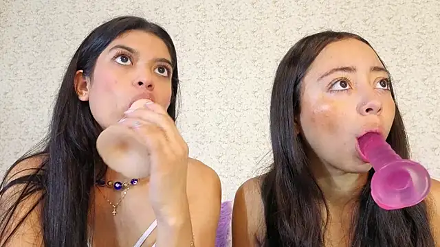 Sara_and_Celeste_pm webkamerás műsora