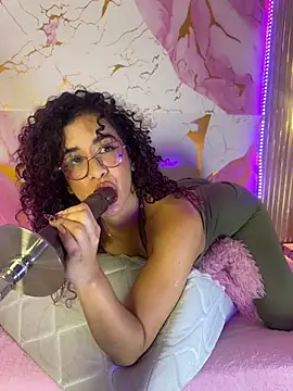 Woo_isDaphne's Webcam Show