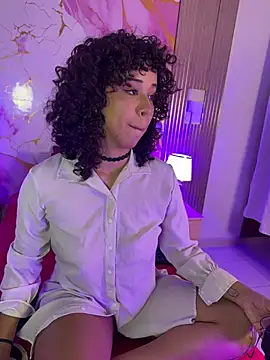 Woo_isDaphne Show in webcam