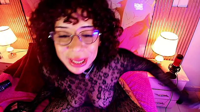 צ'אט XXX בשידור חי של Woo_isDaphne