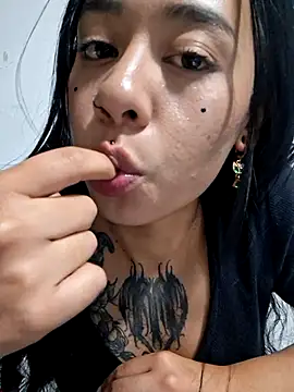 Show modela Zafiro_glow na web-kameri