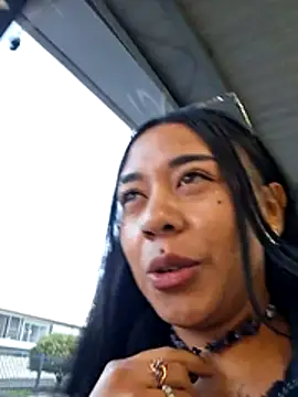 Zafiro_glow's Webcam Show