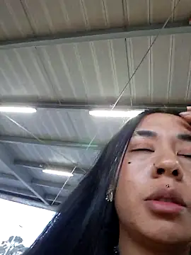 Zafiro_glow's Webcam Show