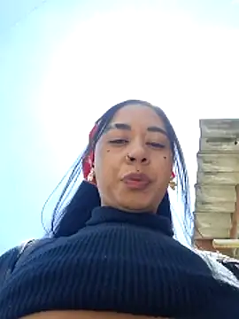 Zafiro_glow Show in webcam