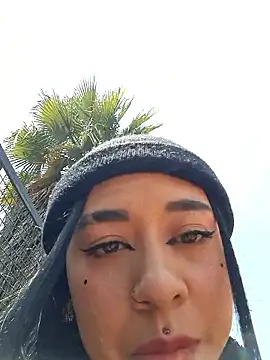 Zafiro_glow's Webcam Show