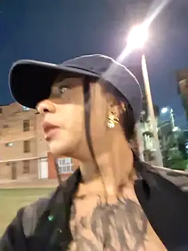 Zafiro_glow's Webcam Show