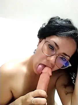 Salma-sweet: διαδικτυακό σόου στην κάμερα