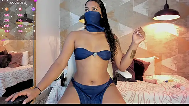 LalilaBrunettee's Webcam Show