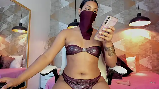 LalilaBrunettee's Webcam Show