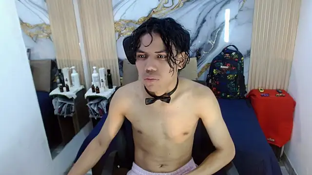 Show modela DaviidBuckx_ na web-kameri