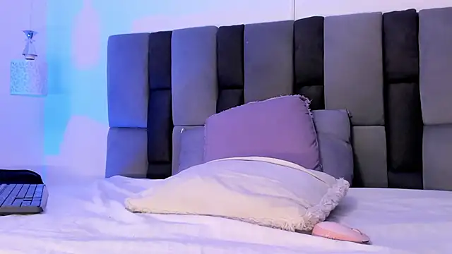 light_eyes_'s Webcam Show