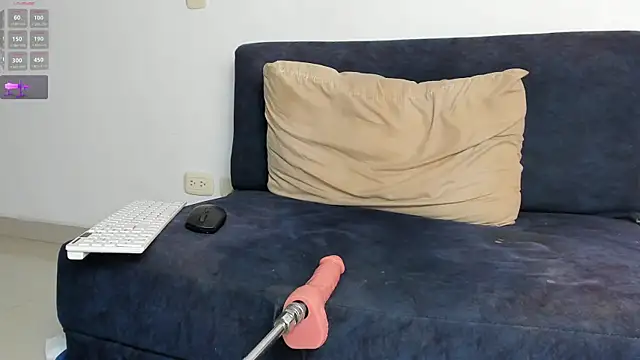 Show modela idkusethis na web-kameri