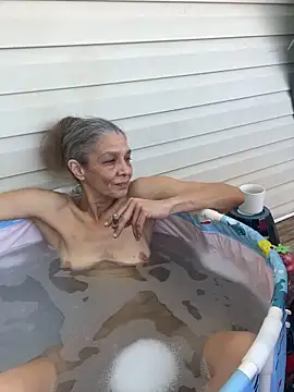 TicTac_Toes: διαδικτυακό σόου στην κάμερα