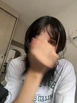 Nioki_ Show in webcam