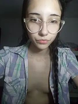 isaaabelaaa's Live Chat Room