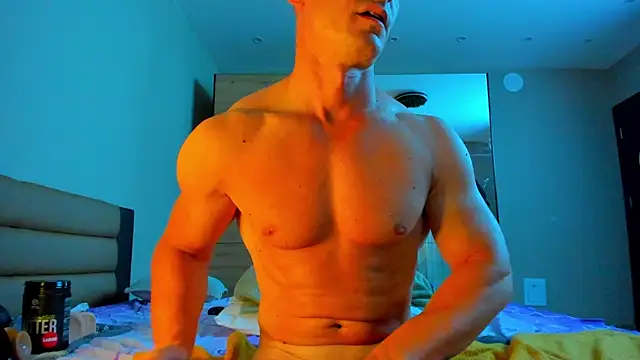 Shestifold_ Show in webcam