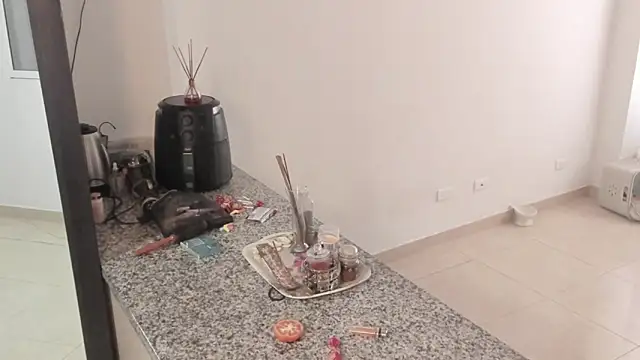 חדר צ'אט בשידור חי של Laurenn_Sweet