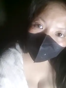 Yang-my- Chat Room in diretta