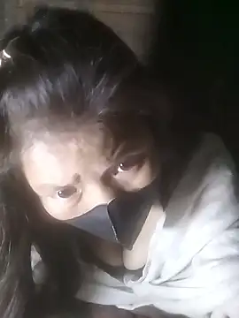 Show modela Yang-my- na web-kameri