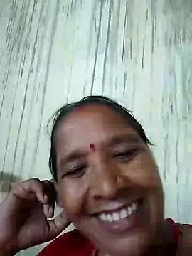 Loomaraj Show in webcam