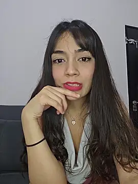 LeoyNicky98 Show in webcam
