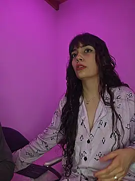 Show modela LeoyNicky98 na web-kameri