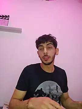הופעת וובקאם של LeoyNicky98