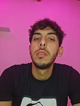 LeoyNicky98 在線直播表演