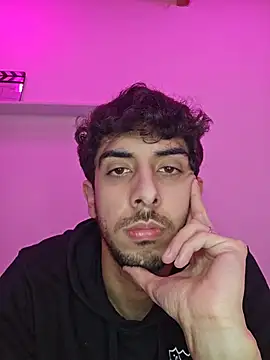 צ'אט XXX בשידור חי של LeoyNicky98