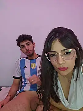 LeoyNicky98 XXX чат на живо