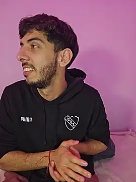 Show modela LeoyNicky98 na web-kameri