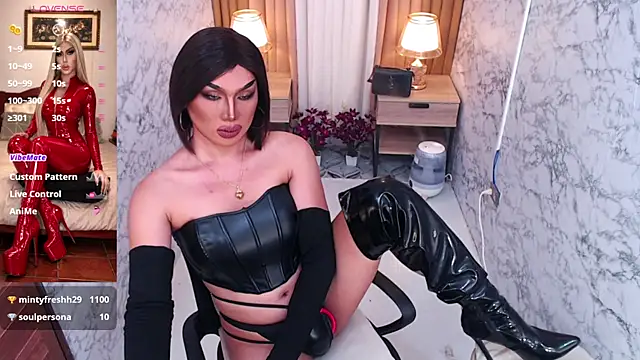 Victorias_DomWorld webcam show