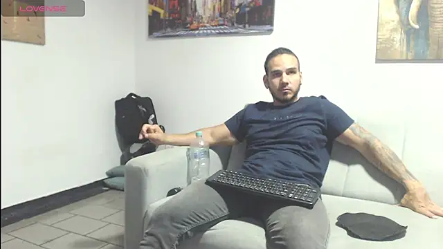 jhustin_marcius Show in webcam