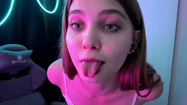 Babysmall_girl Adlı Modelin Web Kamerası Şovu